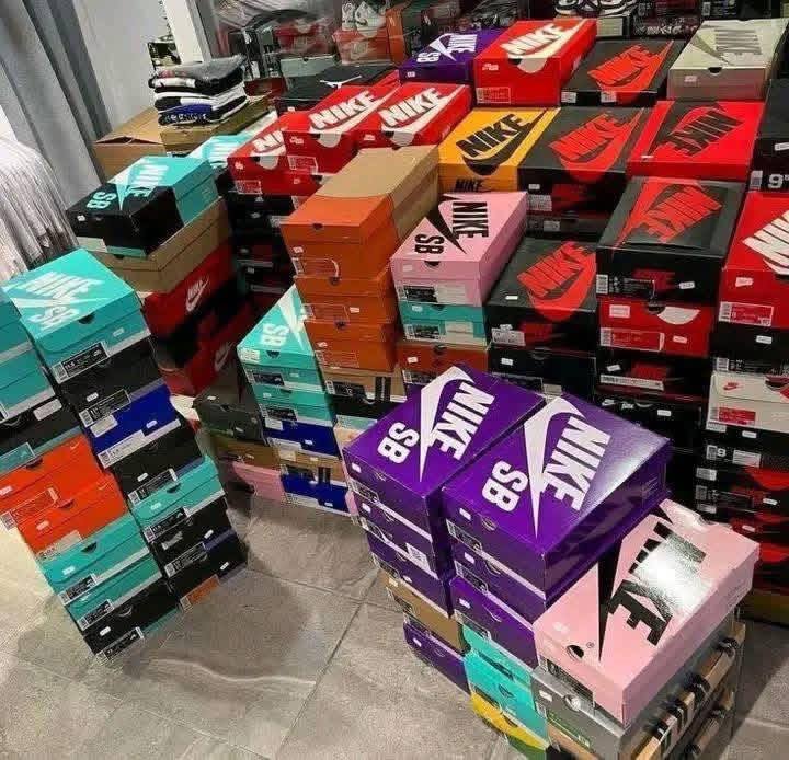 Amazon NIKE Sneakers Pallets - Image 4