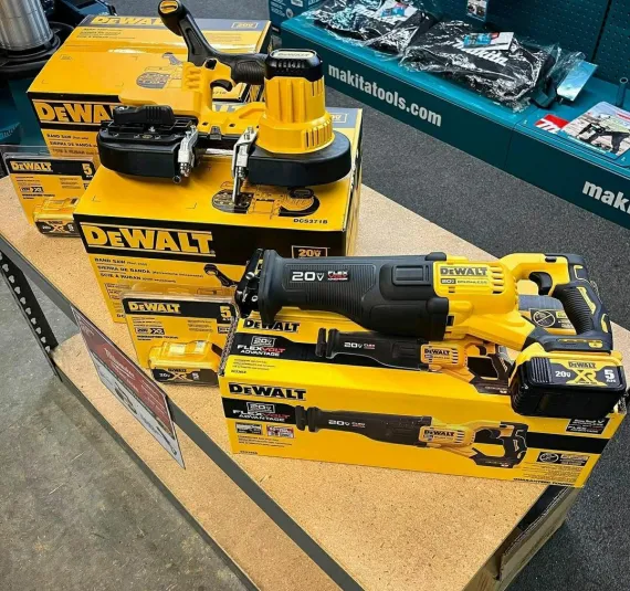 Dewalt Tool Pallet - Image 4