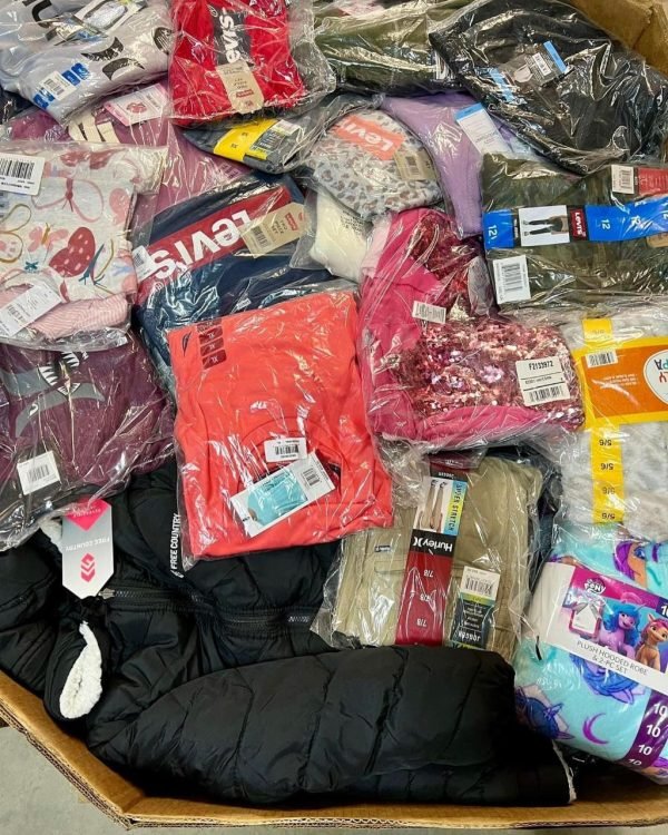 Sam’s Club Clothes Pallets - Image 6
