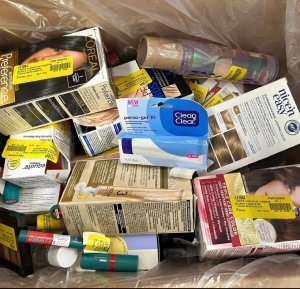 Walmart Beauty Products Pallet - Image 5