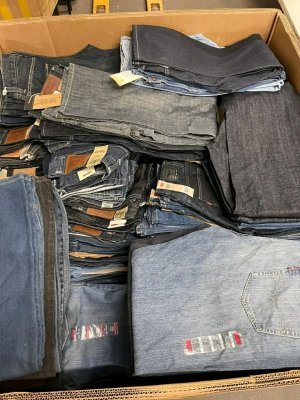 Wholesale Levi Jeans Pallet - Image 3