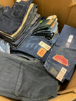Wholesale Levi Jeans Pallet - Image 5