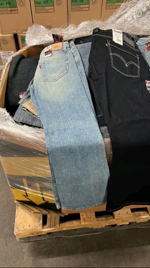 Wholesale Levi Jeans Pallet - Image 6
