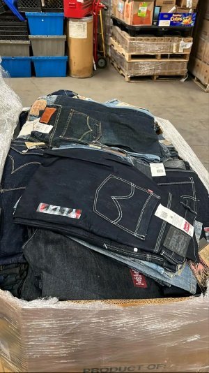Wholesale Levi Jeans Pallet - Image 7